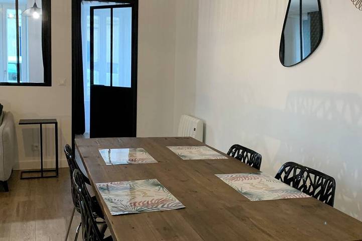 Appartamento intero, Excellent 2-bedroom apartment, 200 meters from the harbor, on a very quiet street in La Rochelle, La Rochelle e dintorni