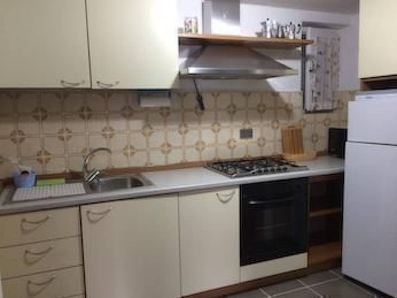 Apartamento entero, Heliopolis' Wohnung mit Dachterrasse in Manerba del Garda, Montañas Garda