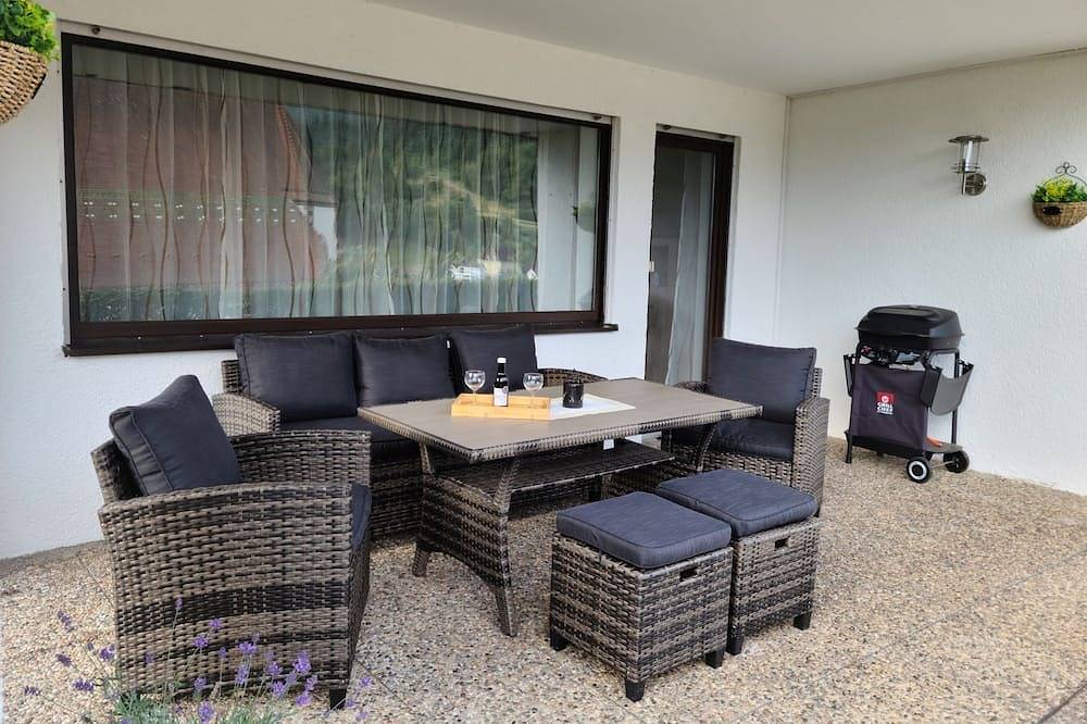 Ganze Wohnung, Ferienwohnung 'Am Südhang' mit Bergblick, privater Terrasse und Wi-Fi in Reichental, Gernsbach