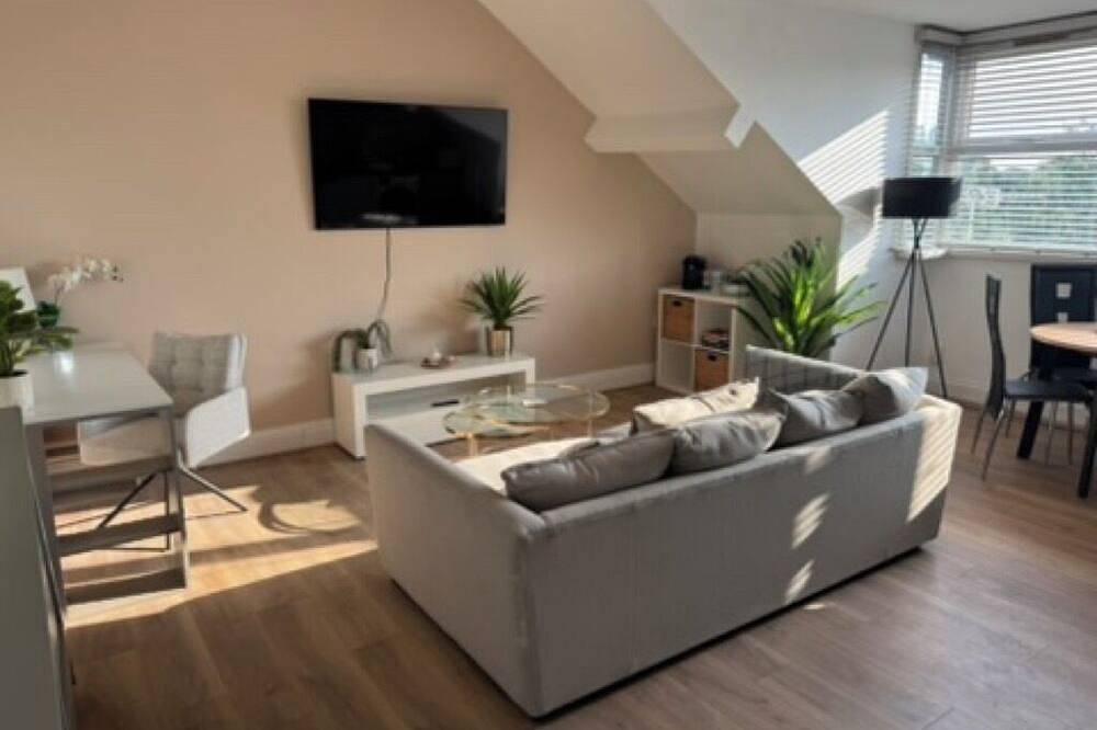 Entire apartment, Spacious refurbished centrally located maisonette in Sunderland