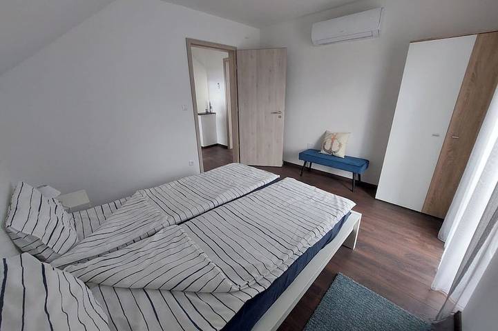 Doppelhaus „Vitorlás 2 “ in Balatonszárszó, 5 Autominuten vom Balaton in Balatonszarszo, Plattensee Südufer