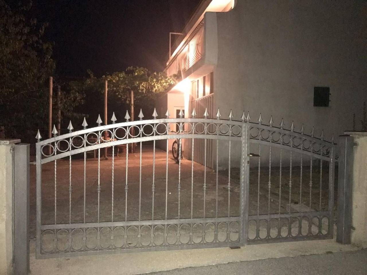 In Katuni mit privatem Parkplatz in Makarska Riviera