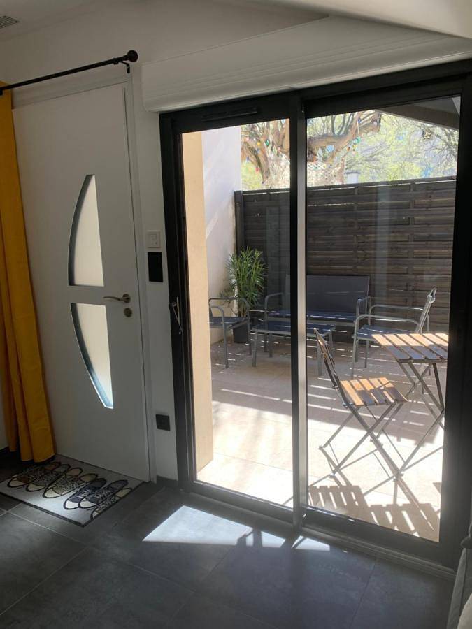 Studio with Terrace in Prés d'Arènes, Montpellier