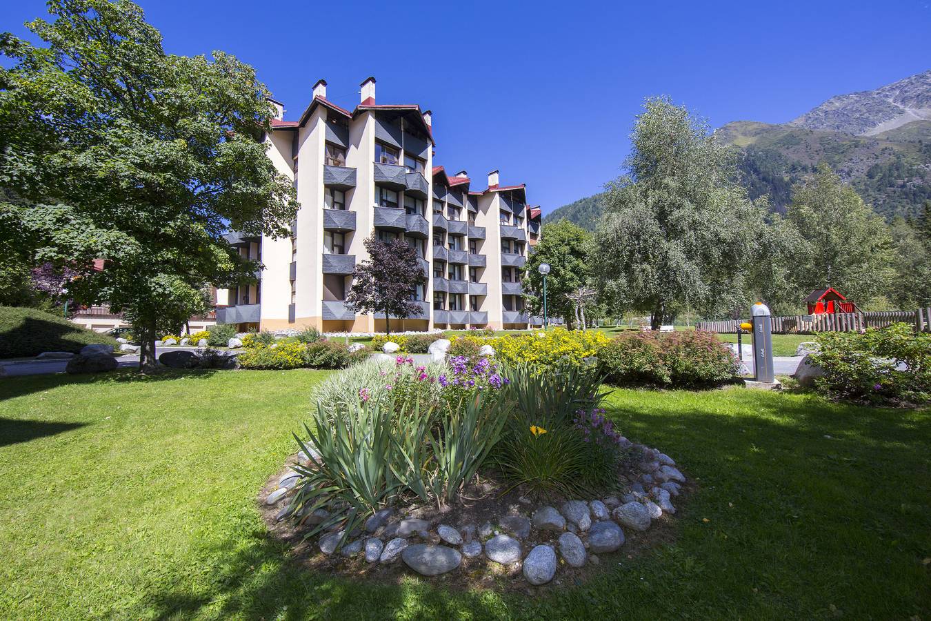 Entire apartment, Grand Roc B121 260m from Slopes, View & Parking in Argentière, Chamonix-Mont-Blanc