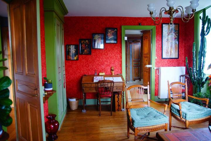 Cottage pour 2 personnes, avec vue ainsi que jardin et terrasse à Saint-Pal-de-Mons