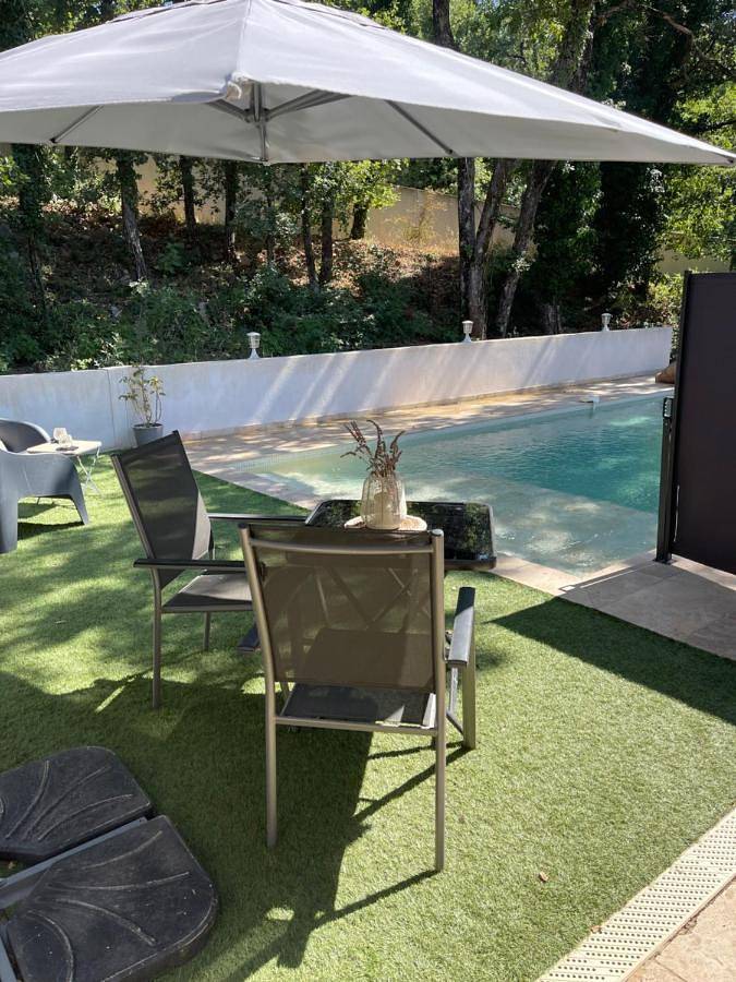 Double Room with Pool View in Saint-Maximin-la-Sainte-Baume, Région de Brignoles