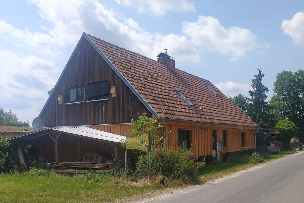 Ganze Wohnung, Platz zum Sein: Ferienwohnung in winzigem Dorf - Haustiere willkommen in Schapow, Nordwestuckermark