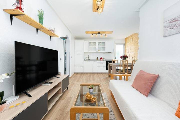 Bungalow para 4 personas, con terraza y piscina en Costa Orihuela