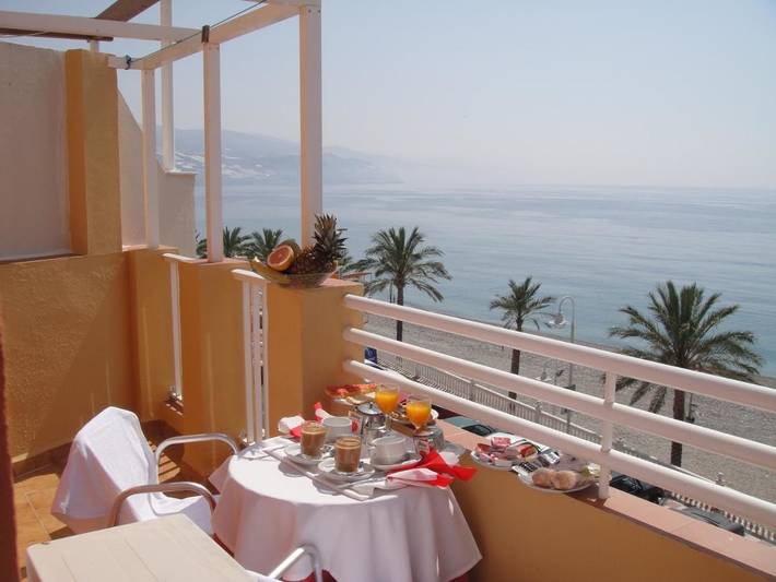 Hotel, mit Terrasse