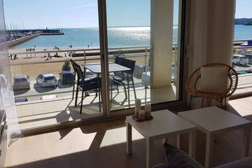 Gîte pour 2 personnes, avec balcon dans Plage De La Banche Binic