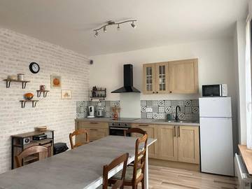 Gîte pour 5 personnes, avec jardin à Contres