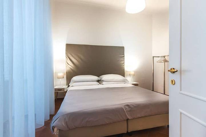 Appartamento intero, Sorrento historic city center 6 guest apartment, AC, Wi-Fi, in Spiaggia pubblica di Sorrento, Sorrento