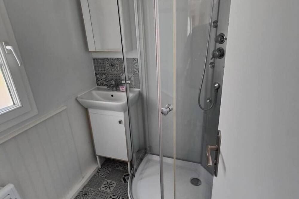 🏡 Cosy bungalow with 2 bedrooms and private garden in Louannec, Pink Granite Coast