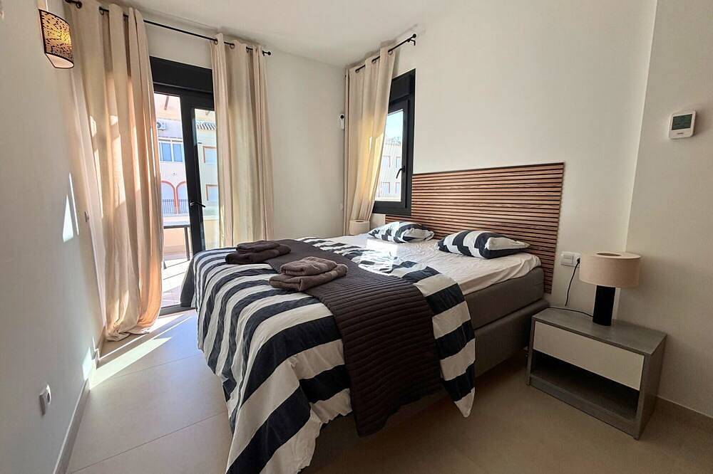 Entire apartment, Mediterranean Gardens 36: Top floor with sea views in Mar Azul Torrevieja, Torrevieja