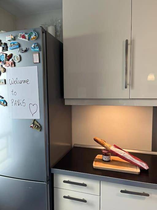 Appartement entier, Three-Bedroom Apartment in Bobigny, Seine-Saint-Denis