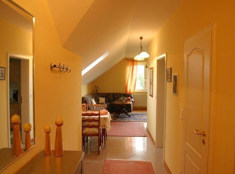 Apartamento vacacional entero, "Johanna" holiday flat with a view of the water in Strasen, Wesenberg