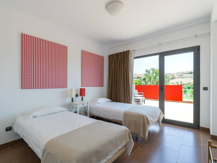 Casa rural para 6 personas, con Balcón además de Terraza y Jardín en Salobre - 4
