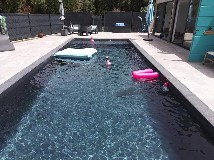 Location de vacances pour 4 personnes, avec piscine ainsi que jardin et vue à Cuttoli-Corticchiato