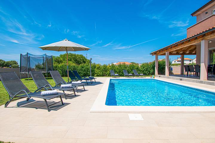 Die wunderschöne Villa Enjoy mit privatem Pool in  in Pula-Medulin, Pula