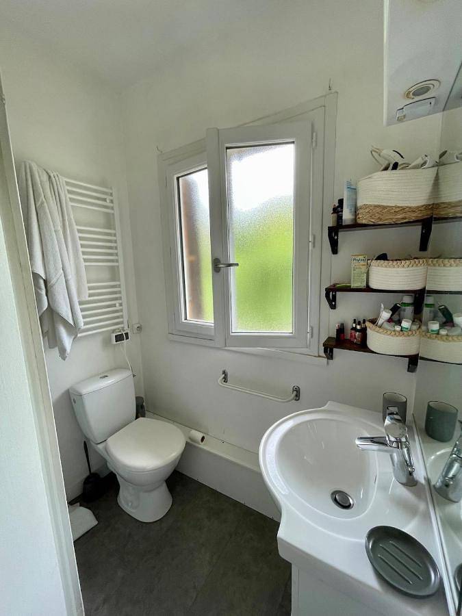 Three-Bedroom House in Tendu, Région de Châteauroux