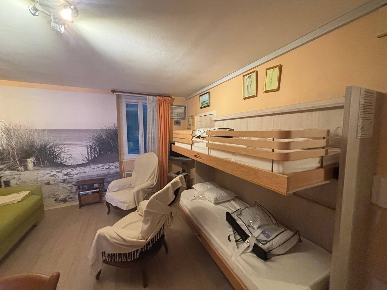 Studio entier, Studio cosy pour 2 à 50m de la plage, centre-ville, tout équipé in Les Sables-d'Olonne, Vendée