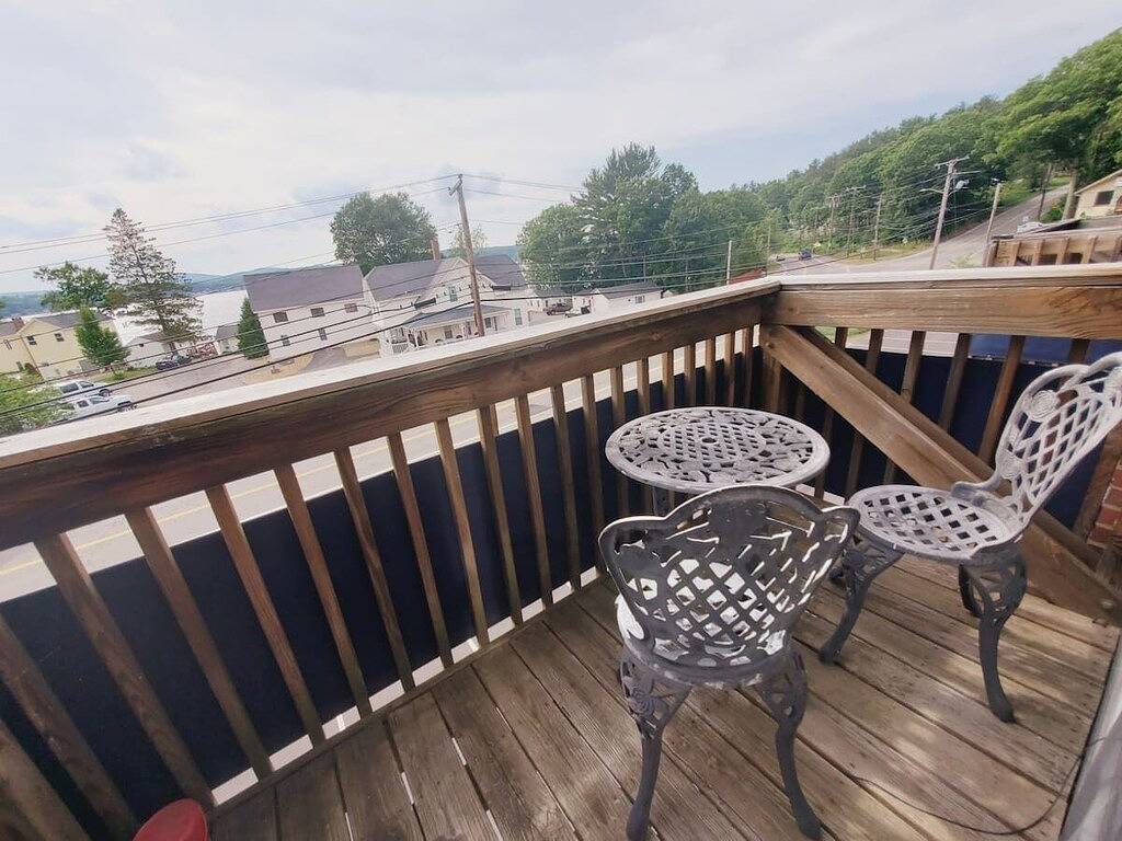 Gilford Laconia Condo / Parking, Pool, Wifi & Bbq in Gilford, Lake Winnipesaukee