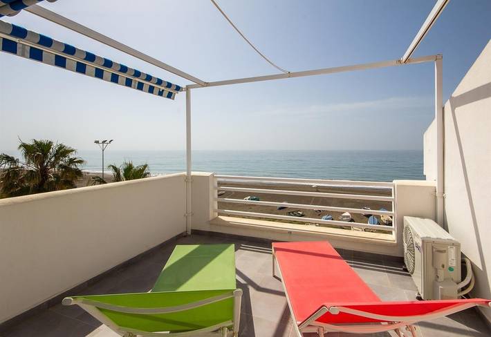 Entire apartment, Apartment "Lovely Renovated Penthouse" At the Beach with Sea View in Playa de Rincón de la Victoria, Rincón de la Victoria