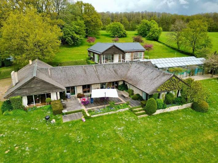 Location de vacances pour 16 personnes, avec piscine et vue, animaux acceptés à La Gaudaine