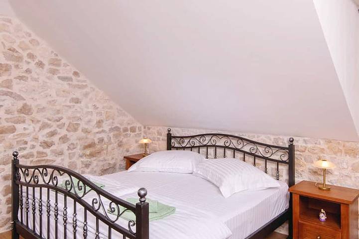 Hh Lovište Three Bedroom Holiday Home,Pool&Seaview in Dubrovnik-Neretva