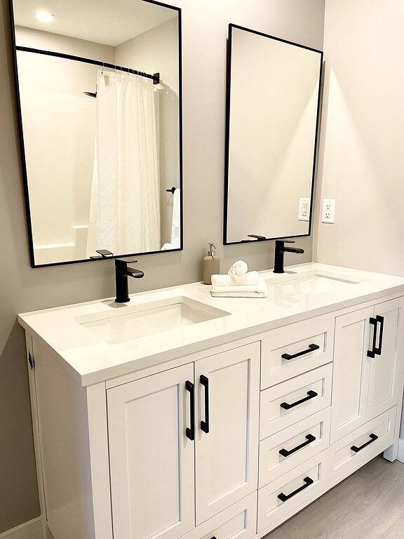 Parksville Sunrise Ridge Ocean Front Resort 2 bedroom 2.5 bath, Pool, hot tub! in Parksville, Regional District of Nanaimo