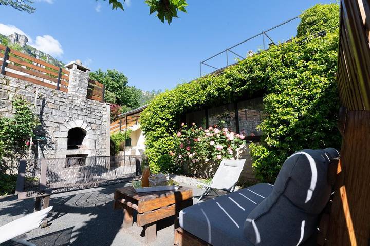 Gîte pour 7 personnes, avec Terrasse et Jardin ainsi que Piscine et Vue dans les Gorges du Tarn - 2