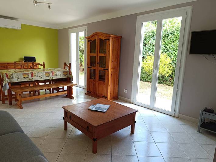Gîte pour 8 personnes, avec terrasse ainsi que piscine et jardin dans Saint-Cyprien-Plage - 4
