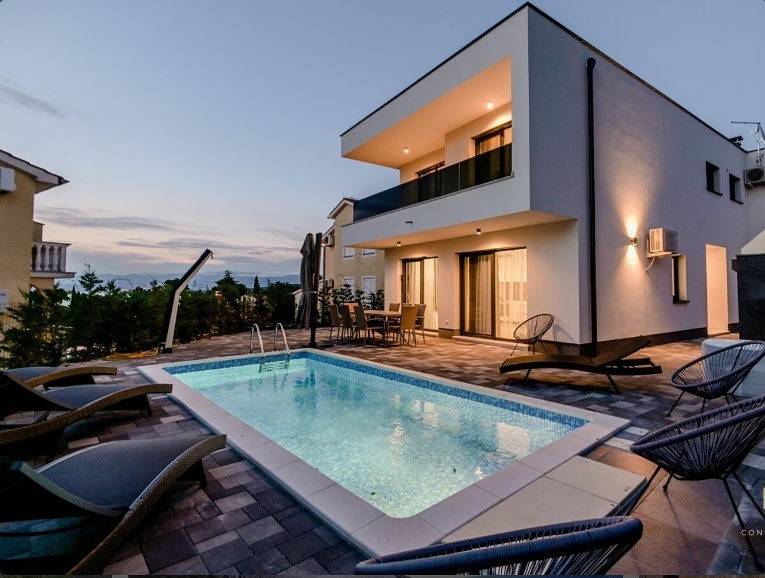 Stilvolle Villa Metra Maris2 mit Meerblick und Pool auf Krk in Zidarici, Krk