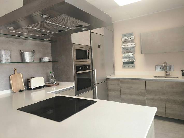 Chalet para 7 personas, con piscina y piscina para niños además de jardín y jacuzzi, Familias con niños en Vall D'albaida - 3