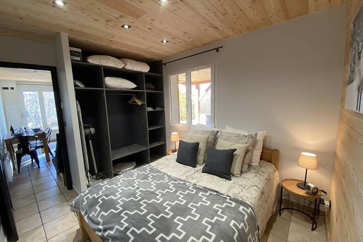 Gîte pour 4 personnes, avec piscine ainsi que terrasse et jardin à Montclar - 2