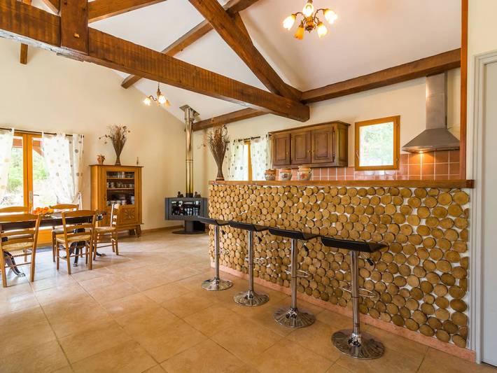 Location de vacances pour 10 personnes, avec piscine et jardin à Blanquefort-sur-Briolance - 3