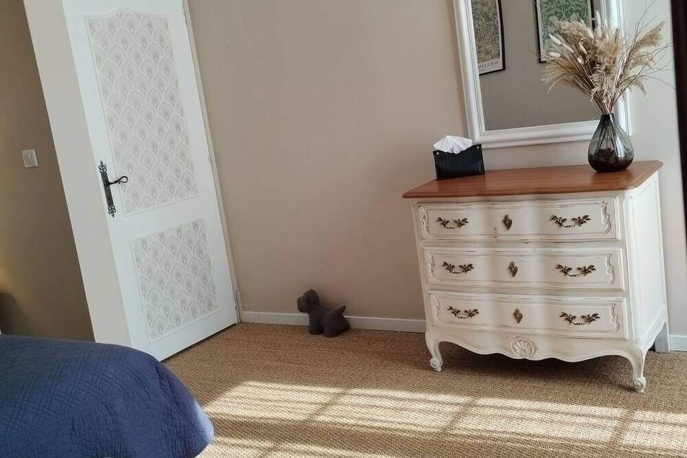 Holiday Home “La Maison De Famille” with Private Terrace, Garden & Wi-Fi in Luçon, Fontenay-le-Comte