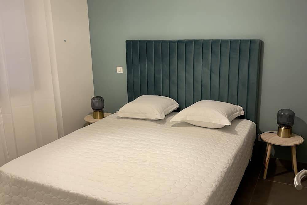 Comfortabele villa met verwarmd zwembad en spa tussen zee en bergen in Aléria, Corte en omgeving