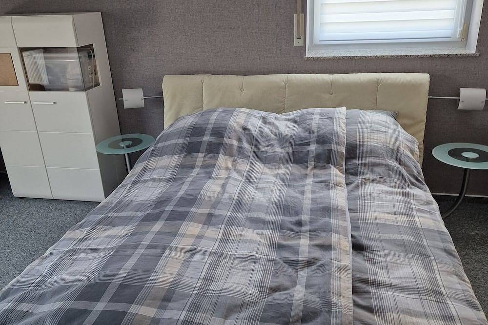 Ganze Wohnung, Gemütliches, günstiges Appartement mit Küche und Bad (Nr. 2) - Frei Parken in Euskirchen, Rheinland