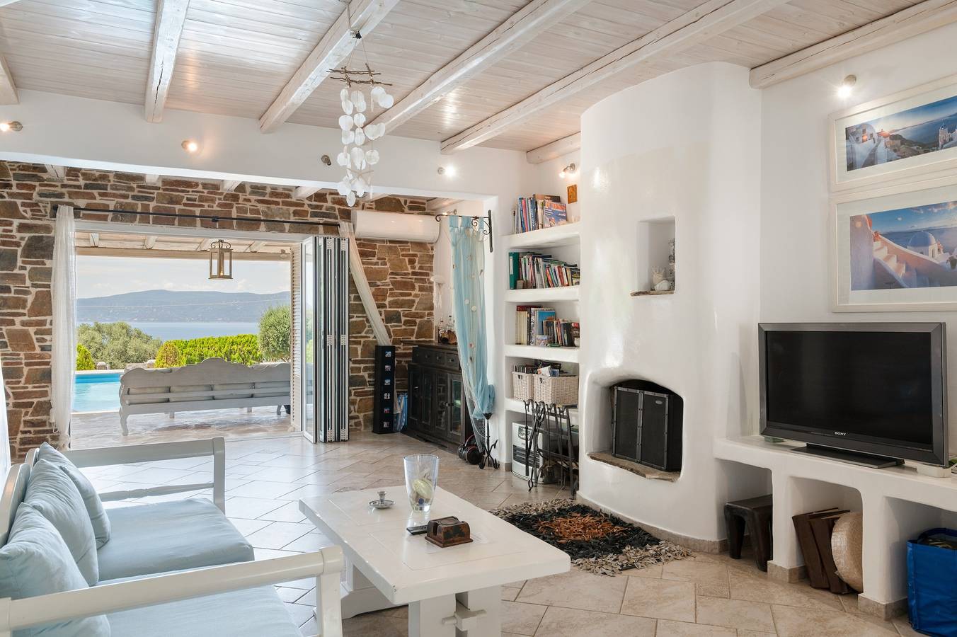 Ferienhaus 'Mykonos' mit Meerblick, Wlan und Klimaanlage in Agii Theodori, Korinthia