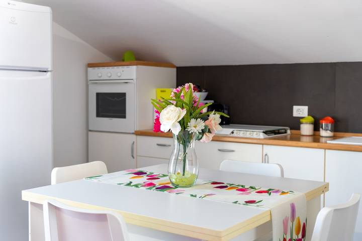 Appartamento intero, Appartamento 'Casa Orchidee 10' con vista mare, terrazza privata e Wi-Fi in Spiaggia di Caucana, Santa Croce Camerina