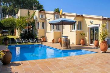 Cottage pour 8 personnes, avec jardin et piscine dans Segur de Calafell
