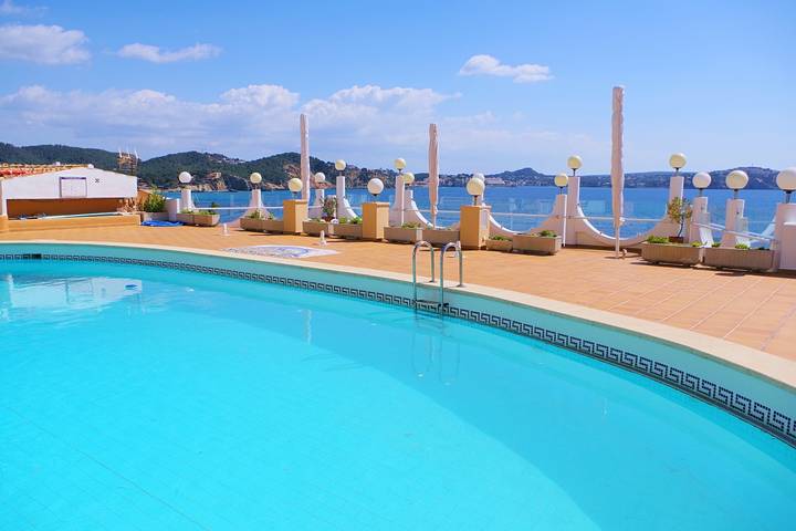 Appartamento intero, Appartamento vacanze per 3 persone con piscina in Cala Fornells, Calvià