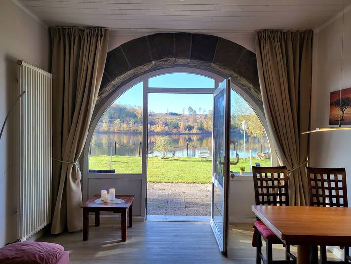 Ferienwohnung für 2 Personen, mit Garten und Seeblick