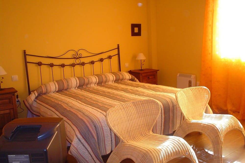 Rural tourism accommodation in Orellana de la Sierra, Badajoz Province