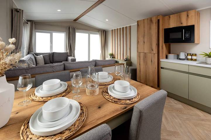 Log cabin for 4 people, with garden in Delamere
