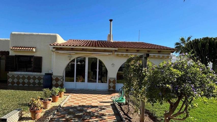 Villa für 8 Personen, mit Balkon und Terrasse sowie Garten in Vera