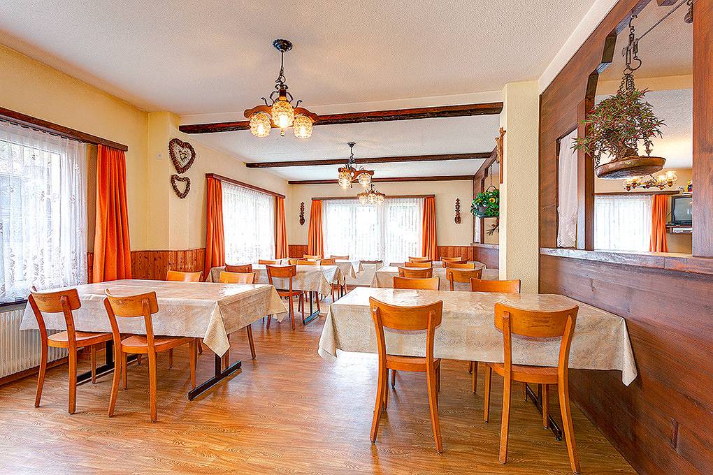 Holiday home for 29 people with view in Saas-Grund, Wallisian Alps