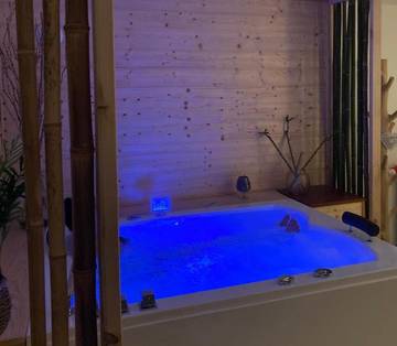 Gîte pour 2 personnes, avec jardin ainsi que sauna et jacuzzi à Vallée de la Tarentaise
