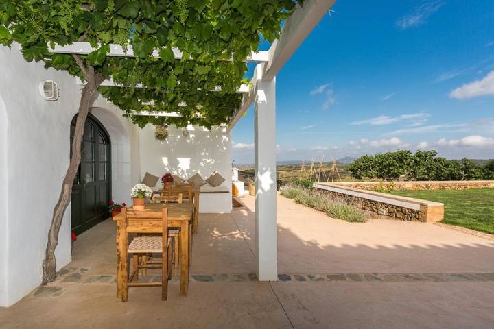 Maison d’hôte pour 2 personnes, avec Balcon et Terrasse ainsi que Jardin et Piscine à Fornells